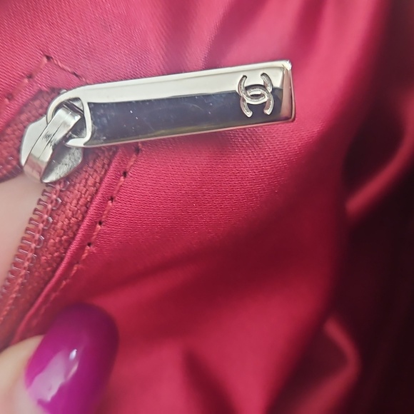 Chanel Caviar Skin Chain Shoulder Bag - Picture 17 of 17